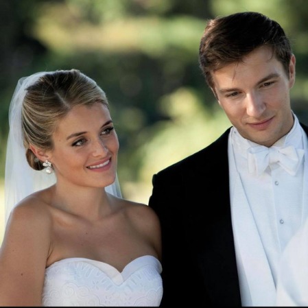 John Jovanovic and Daphne Oz wedding picture.